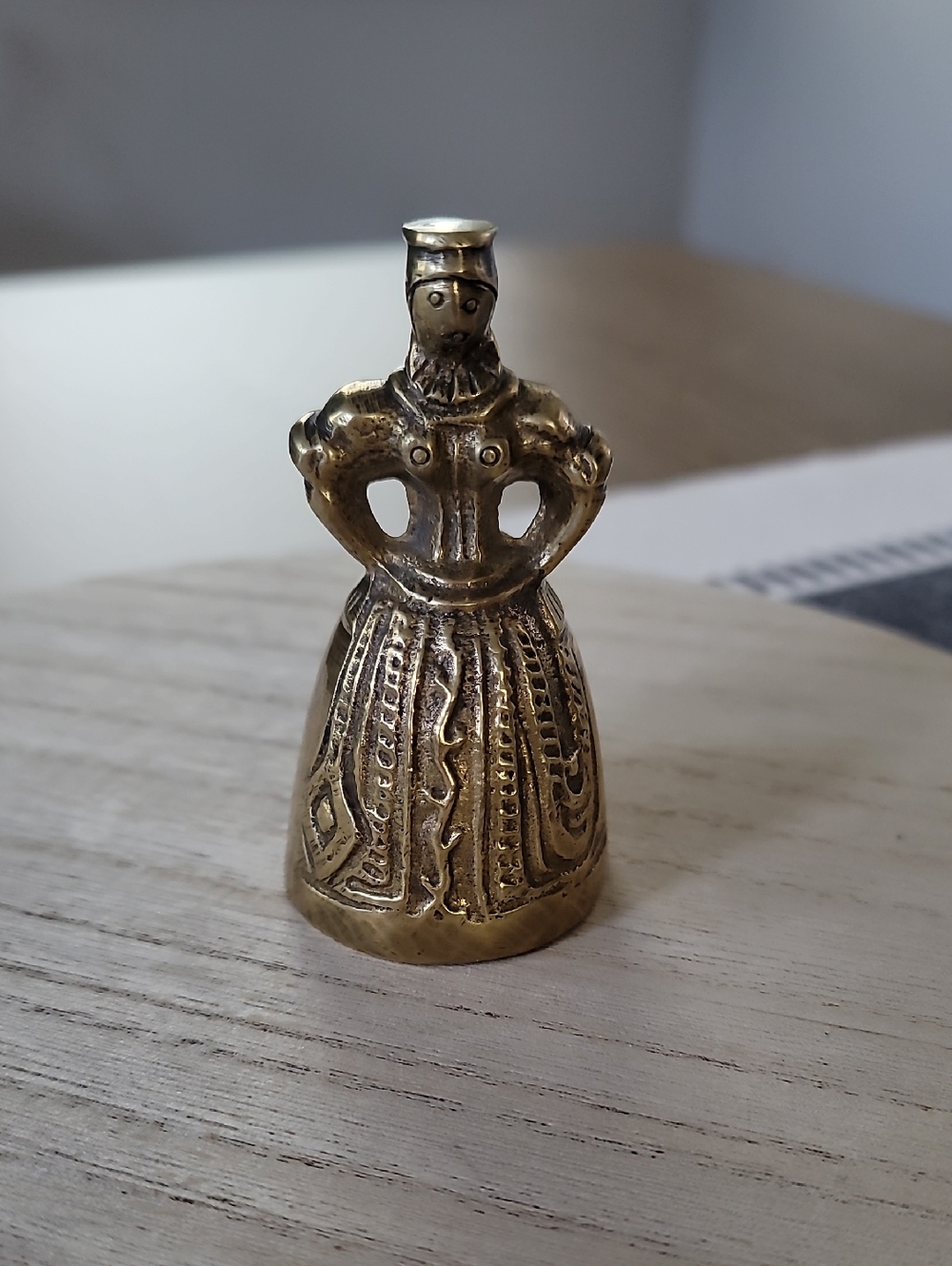 Vintage Brass "Victorian Queen Bell 3"